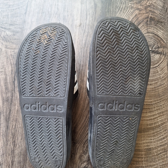 Adidas slides - Picture 4 of 4